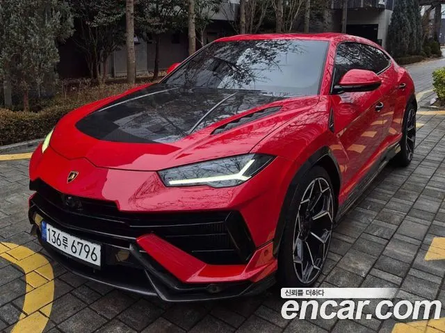 LAMBORGHINI URUS 2023
