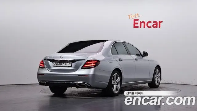 MERCEDES-BENZ E-CLASS W213 2017 — 102 105 км, серебристый, Корея — под ключ — фото 2