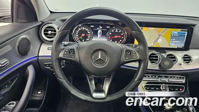 MERCEDES-BENZ E-CLASS W213 2017 — 102 105 км, серебристый, Корея — под ключ — фото 12