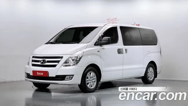 HYUNDAI GRAND STAREX 2017 — 142 388 км, белый, Корея — под ключ — фото 1