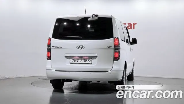 HYUNDAI GRAND STAREX 2017 — 142 388 км, белый, Корея — под ключ — фото 4