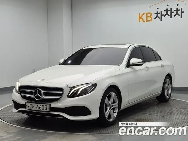 MERCEDES-BENZ E-CLASS W213 2018 — 114 910 км, белый, Корея — под ключ — фото 1