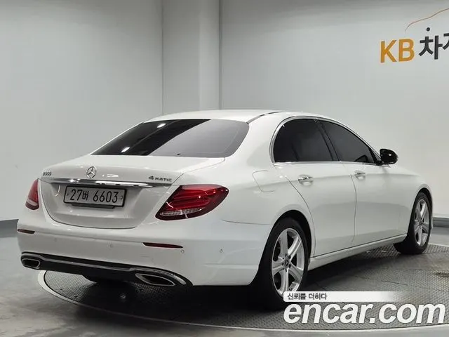 MERCEDES-BENZ E-CLASS W213 2018 — 114 910 км, белый, Корея — под ключ — фото 2