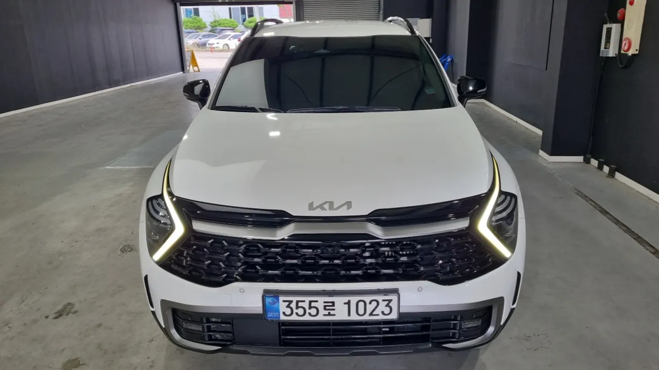 KIA SPORTAGE HYBRID 2023 — 95 000 км, белый, Корея — под ключ — фото 3
