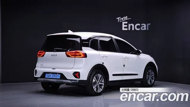 KIA NIRO PLUS 2023 — 169 822 км, белый, Корея — под ключ — фото 2