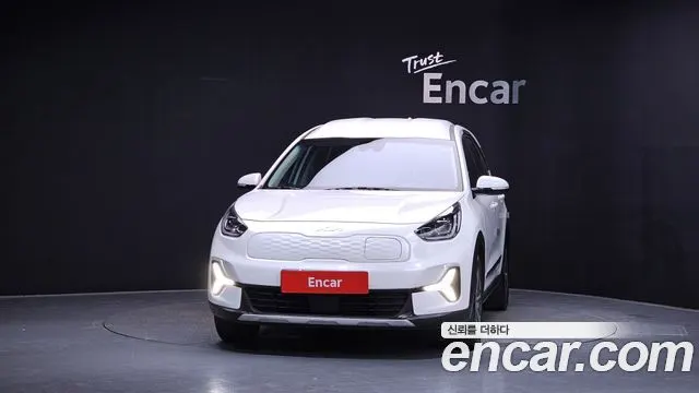 KIA NIRO PLUS 2023 — 169 822 км, белый, Корея — под ключ — фото 3