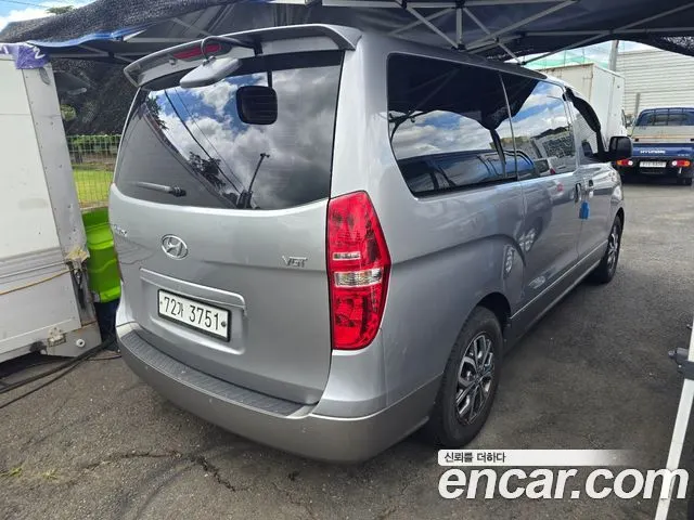 HYUNDAI GRAND STAREX 2017 — 120 005 км, серебристо-серый, Корея — под ключ — фото 2