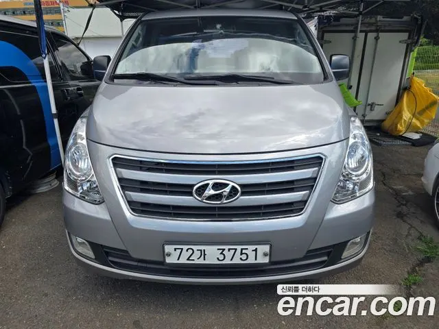 HYUNDAI GRAND STAREX 2017 — 120 005 км, серебристо-серый, Корея — под ключ — фото 3