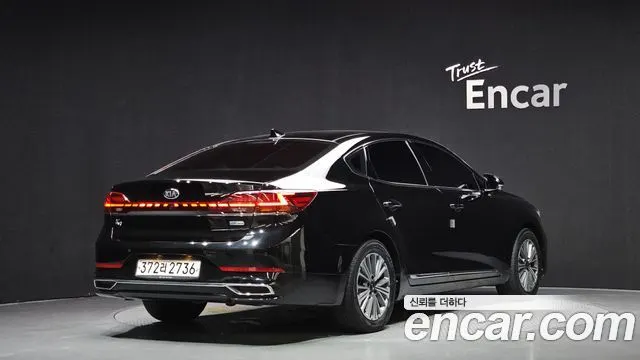 Kia K7 Premier Hybrid — из Кореи под ключ
