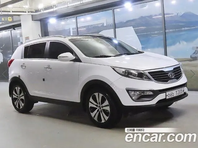 KIA SPORTAGE R 2012 — 152 003 км, белый, Корея — под ключ — фото 1