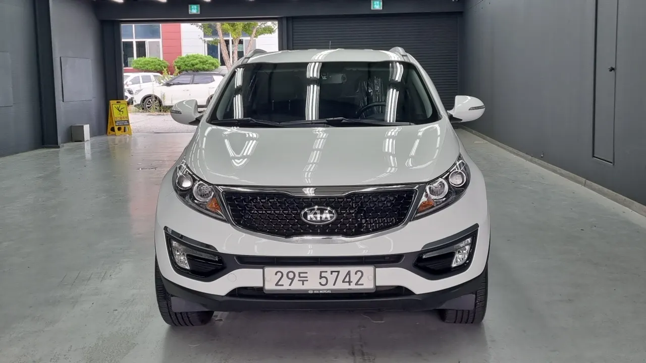 KIA SPORTAGE R 2014 — 82 701 км, белый, Корея — под ключ — фото 3