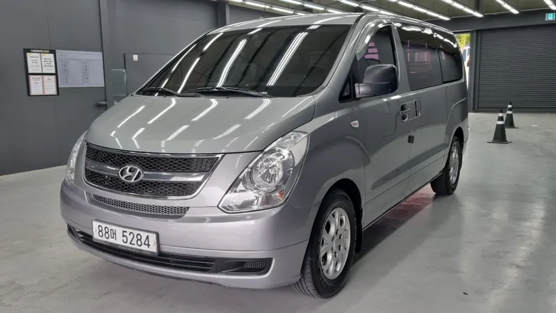 HYUNDAI GRAND STAREX 2015