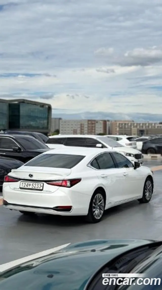 LEXUS ES300H 2021 — 119 248 км, белый, Корея — под ключ — фото 4