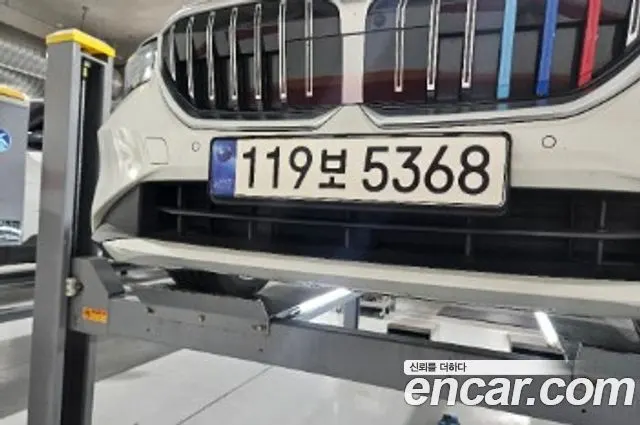 BMW 5 SERIES G60 2024