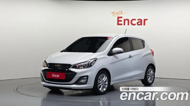 CHEVROLET SPARK 2019 — 24 756 км, белый, Корея — под ключ — фото 1