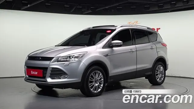FORD KUGA 2016 — 140 633 км, серебристый, Корея — под ключ — фото 1