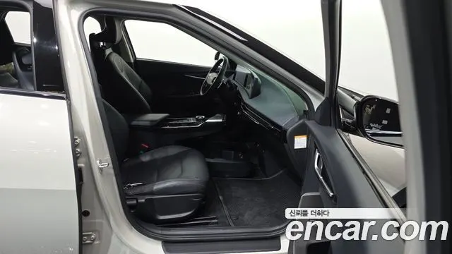 KIA EV6 2022 — 142 467 км, белый-перламутр, Корея — под ключ — фото 11