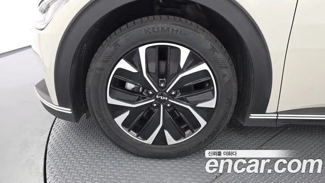 KIA EV6 2022 — 142 467 км, белый-перламутр, Корея — под ключ — фото 5
