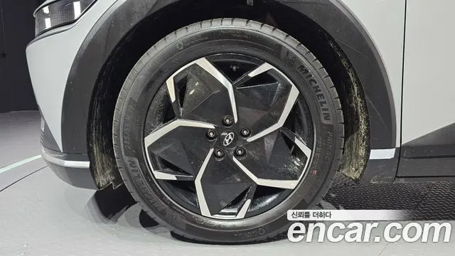 HYUNDAI IONIQ 5 2022 — 126 688 км, серебристо-серый, Корея — под ключ — фото 5