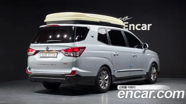KGM KORANDO TURISMO 2016 — 121 434 км, серебристый, Корея — под ключ — фото 2