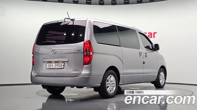 HYUNDAI GRAND STAREX 2019