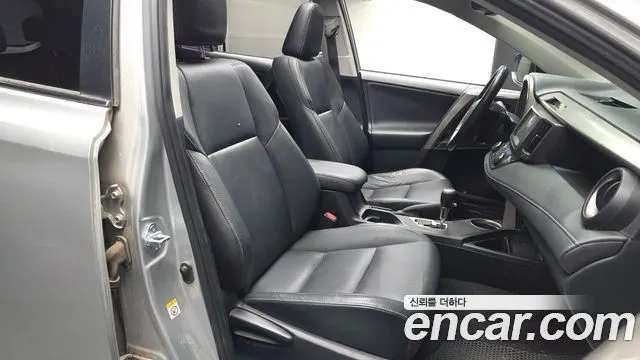 TOYOTA RAV4 2015 — 58 592 км, серебристый, Корея — под ключ — фото 11