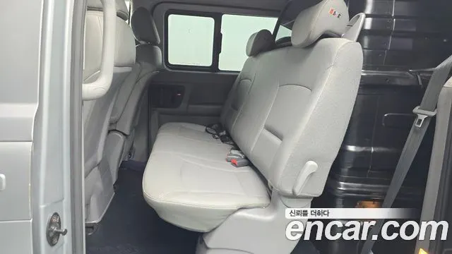 HYUNDAI GRAND STAREX 2018 — 68 273 км, серебристо-серый, Корея — под ключ — фото 11
