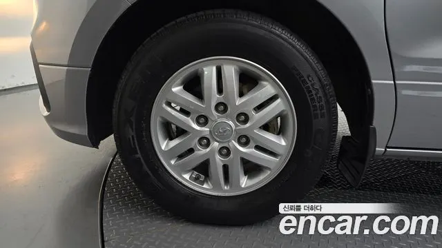 HYUNDAI GRAND STAREX 2018 — 68 273 км, серебристо-серый, Корея — под ключ — фото 5