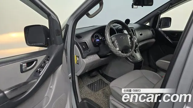 HYUNDAI GRAND STAREX 2018 — 68 273 км, серебристо-серый, Корея — под ключ — фото 10