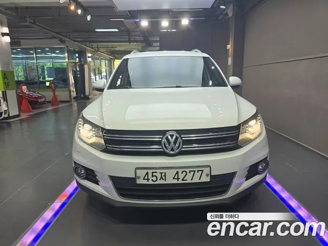 VOLKSWAGEN TIGUAN 2015