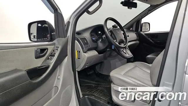 HYUNDAI GRAND STAREX 2019 — 109 637 км, серебристый, Корея — под ключ — фото 10
