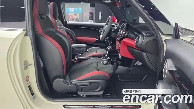 MINI COOPER S 2018 — 100 645 км, белый-перламутр, Корея — под ключ — фото 11