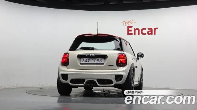 MINI COOPER S 2018 — 100 645 км, белый-перламутр, Корея — под ключ — фото 4
