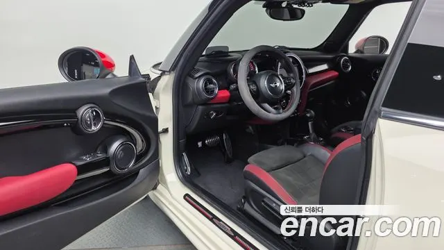 MINI COOPER S 2018 — 100 645 км, белый-перламутр, Корея — под ключ — фото 10
