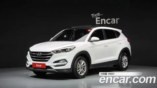 HYUNDAI TUCSON 2016 — 68 475 км, белый, Корея — под ключ — фото 1