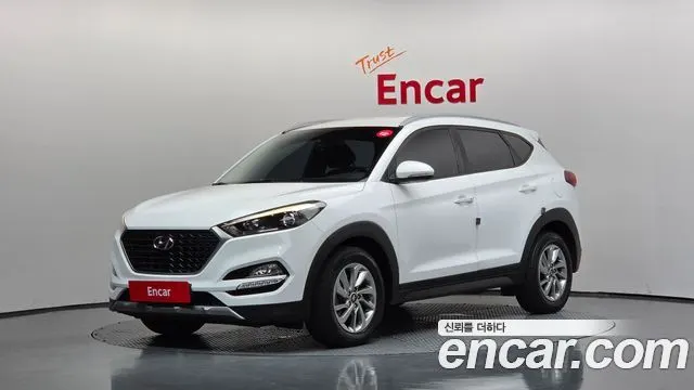 HYUNDAI TUCSON 2018 — 156 465 км, белый, Корея — под ключ — фото 1