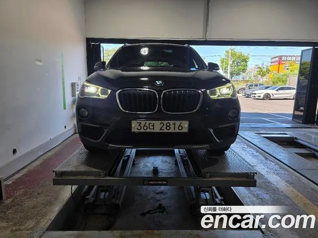 BMW X1 2018 — 227 385 км, чёрный, Корея — под ключ — фото 3