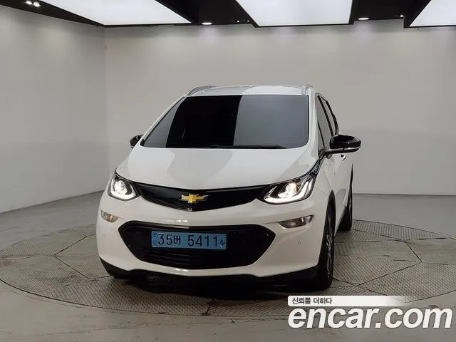 CHEVROLET BOLT 2018 — 239 929 км, белый, Корея — под ключ — фото 2