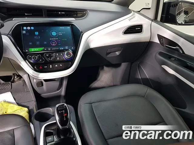 CHEVROLET BOLT 2018 — 239 929 км, белый, Корея — под ключ — фото 10