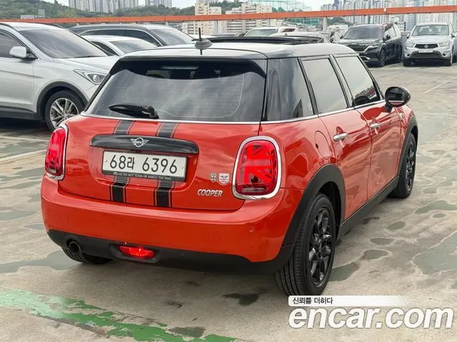 MINI COOPER 2019 — 77 785 км, оранжевый, Корея — под ключ — фото 5