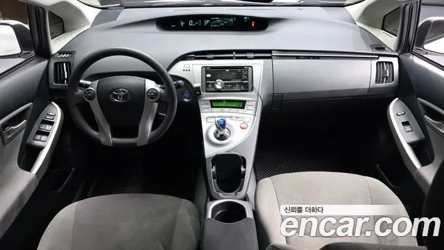TOYOTA PRIUS 2015 — 136 232 км, белый, Корея — под ключ — фото 7