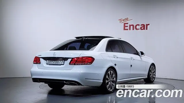 MERCEDES-BENZ E-CLASS W212 2015 — 125 510 км, белый, Корея — под ключ — фото 2