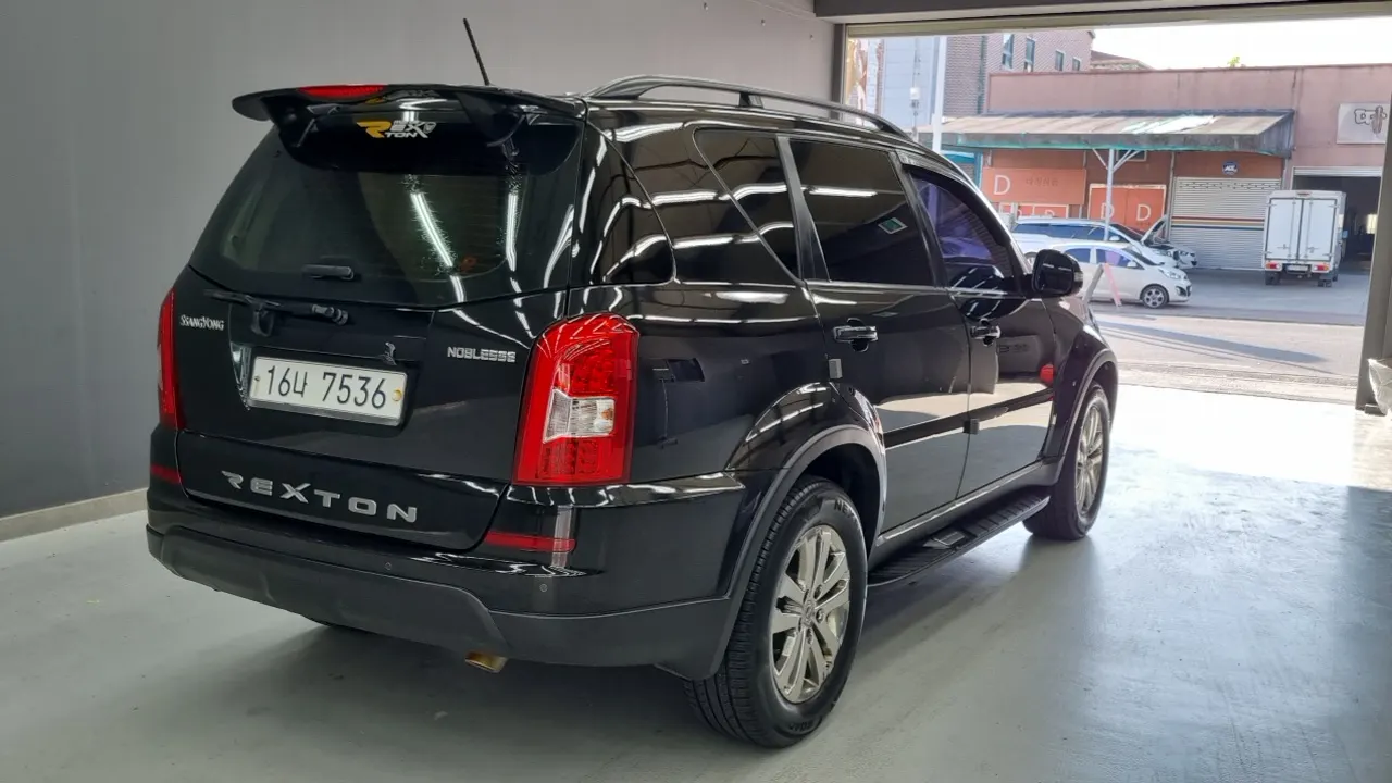 KGM REXTON W 2014 — 150 000 км, чёрный, Корея — под ключ — фото 2