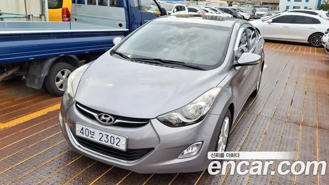 HYUNDAI AVANTE 2013 — 120 319 км, серебристо-серый, Корея — под ключ — фото 1