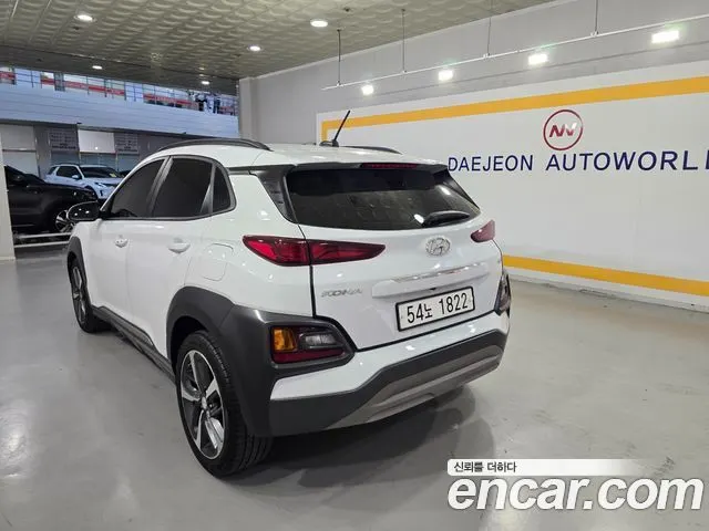 HYUNDAI KONA 2018 — 104 140 км, белый, Корея — под ключ — фото 6