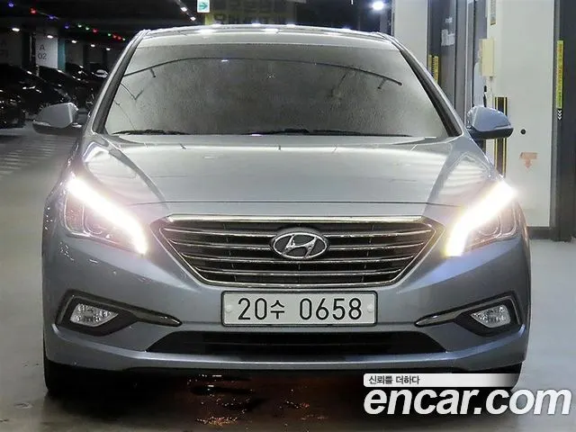 HYUNDAI SONATA 2016 — 31 000 км, серебристо-серый, Корея — под ключ — фото 2