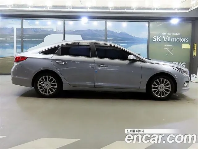 HYUNDAI SONATA 2016 — 31 000 км, серебристо-серый, Корея — под ключ — фото 3