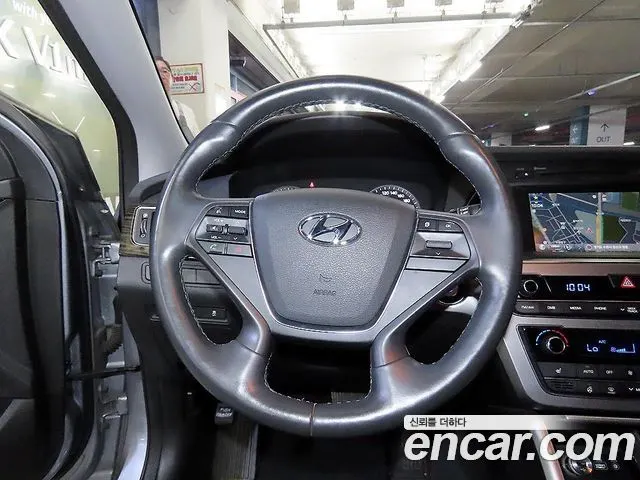 HYUNDAI SONATA 2016 — 31 000 км, серебристо-серый, Корея — под ключ — фото 8