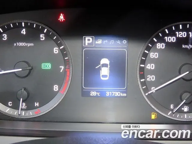 HYUNDAI SONATA 2016 — 31 000 км, серебристо-серый, Корея — под ключ — фото 9
