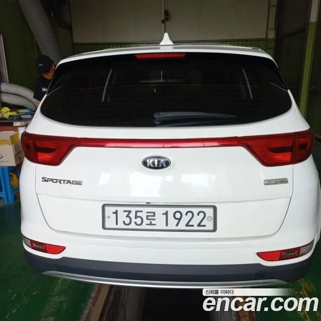 KIA SPORTAGE 2016 — 222 277 км, белый, Корея — под ключ — фото 2